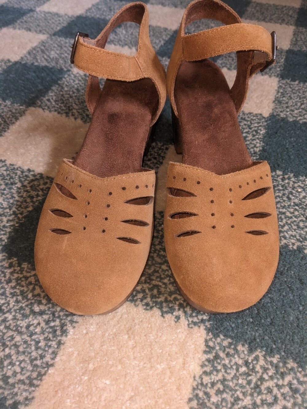 White Mountain Tan Suede Leather And Faux Wood Block Heel Size 8.5 - Picture 7 of 9